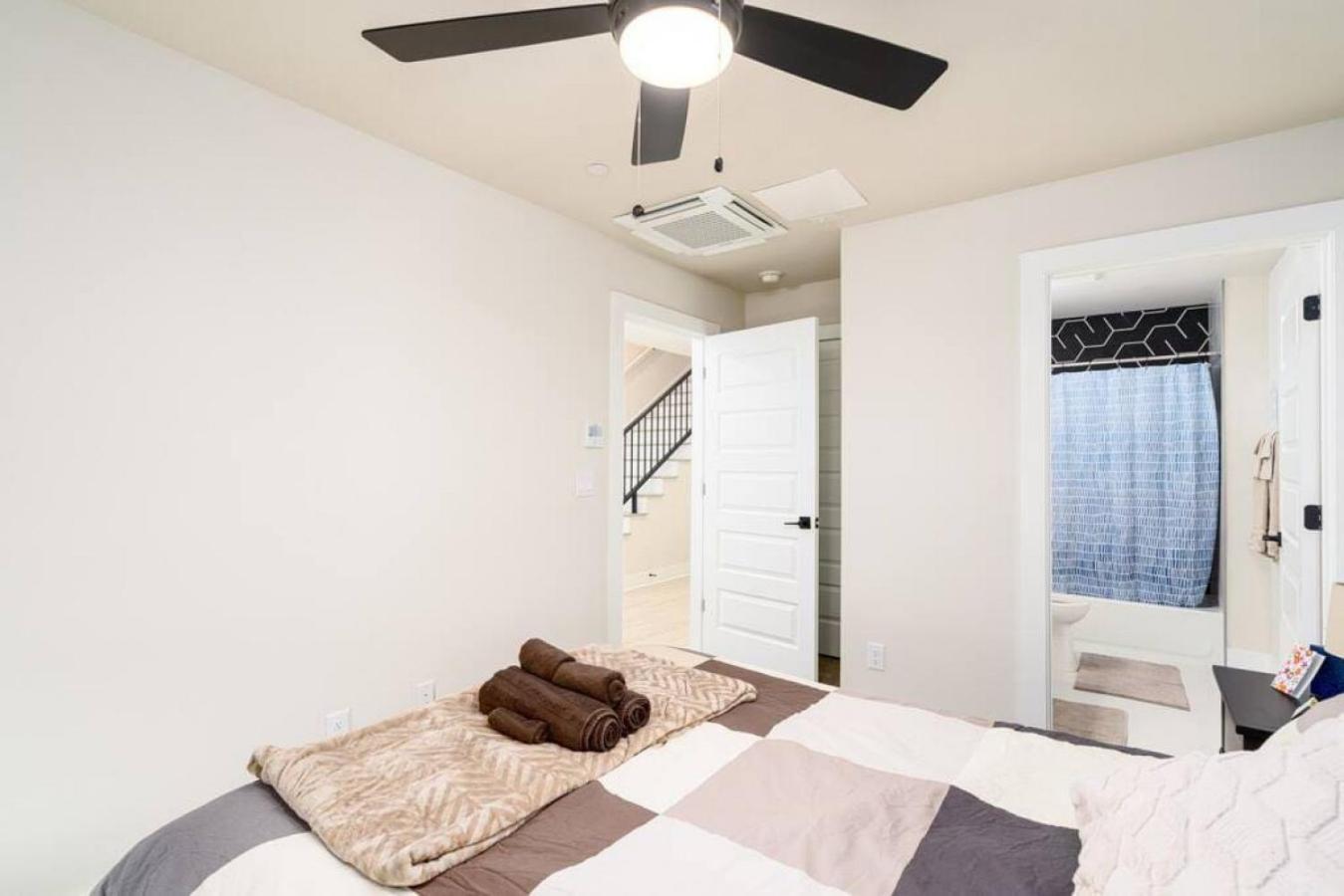 Spacious New Condo! Near Ftsam Houston*alamo*pearl Holiday home