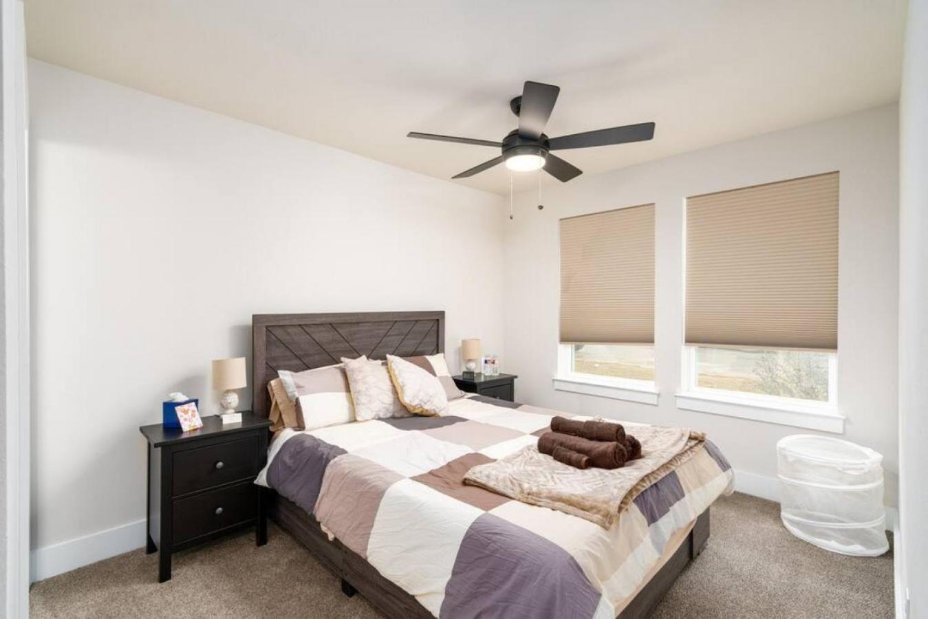 Spacious New Condo! Near Ftsam Houston*alamo*pearl Holiday home *